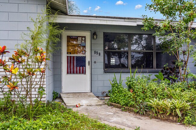 Building Photo - 999 Cardon Dr