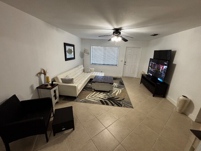 Foto del edificio - 7623 Overlook Rd