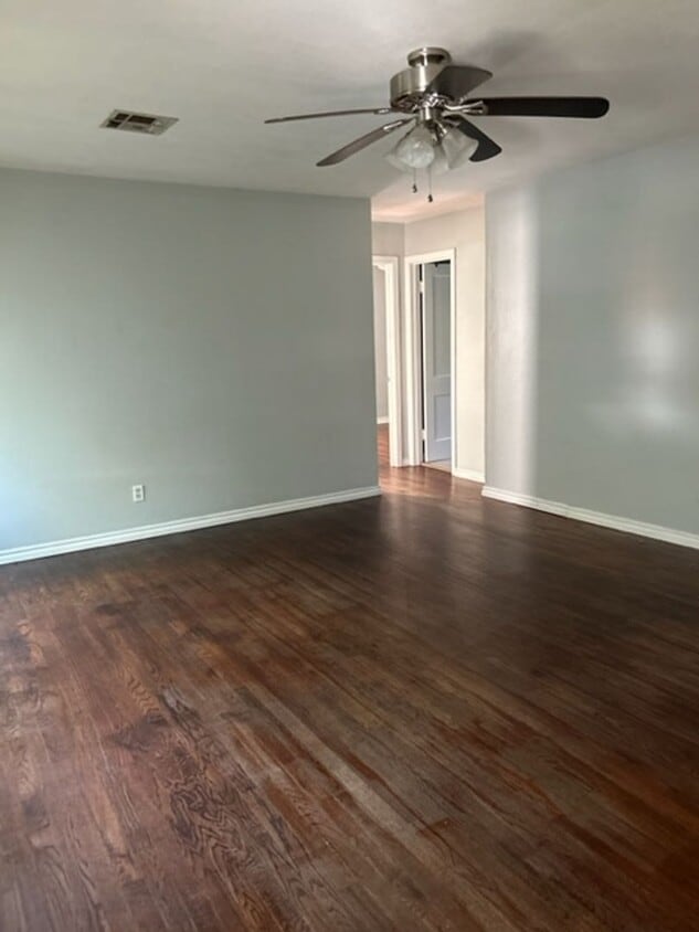 Primary Photo - 2 Bedroom 1 bath Close to OU Campus