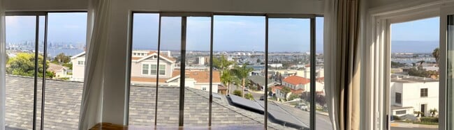 Building Photo - 3312 Avenida de Portugal