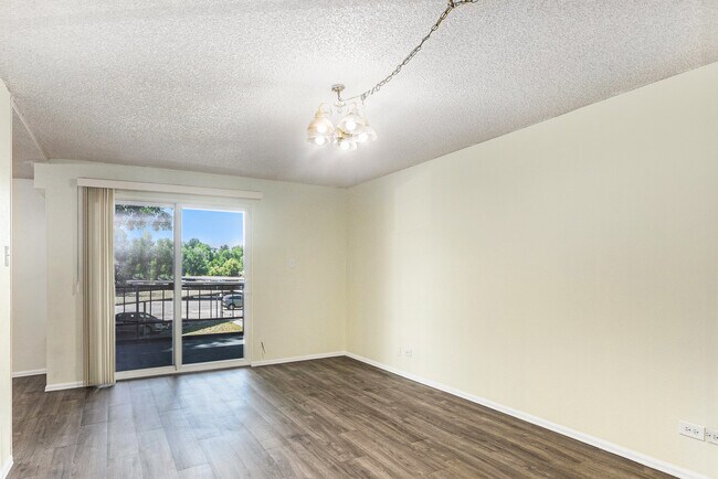 Foto del edificio - 2375 S Linden Ct