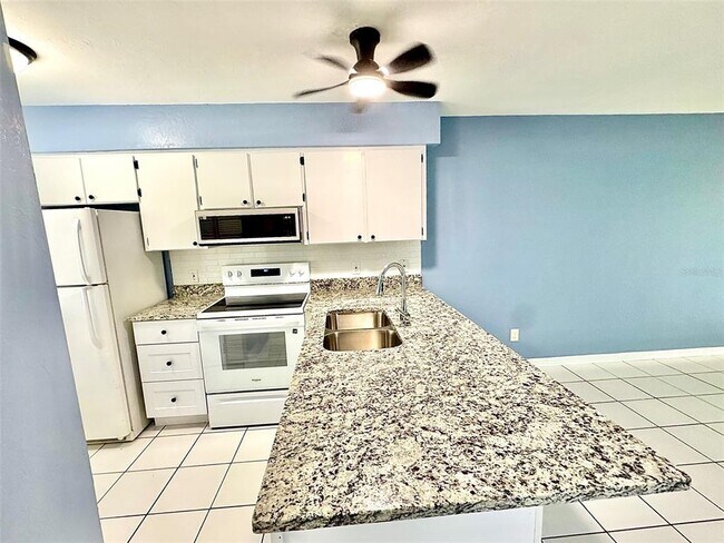 Foto del edificio - 22523 Westchester Blvd