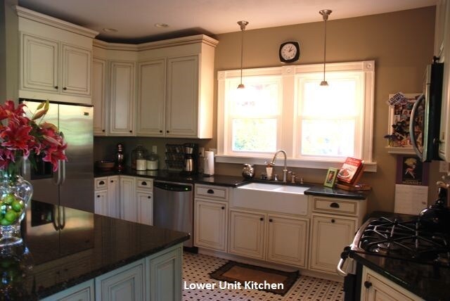 Cocina - 3264 N Downer Ave