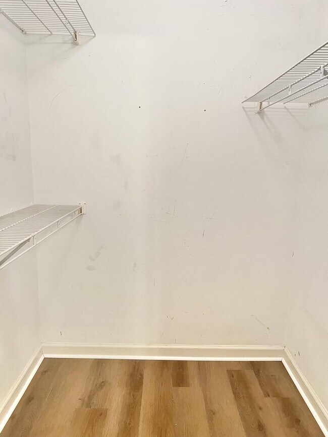Foto del edificio - 455 Richview Park Cir E