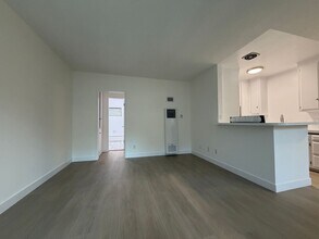 Building Photo - 1315 N Columbus Ave