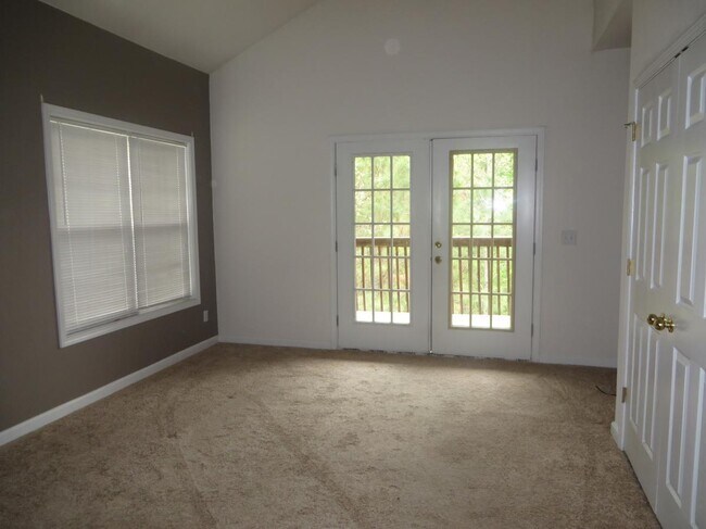 Building Photo - 8844 Fairview Bluff