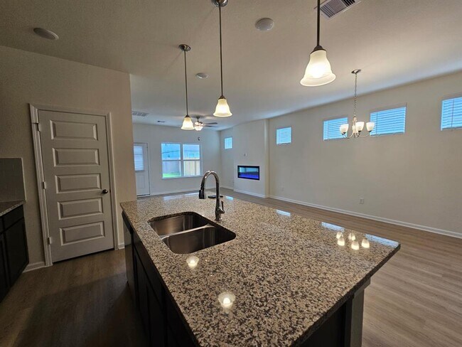 Foto del edificio - 4226 Freeboard Ln