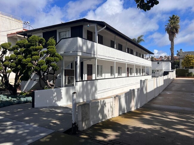 Building Photo - 712 N Guadalupe Ave