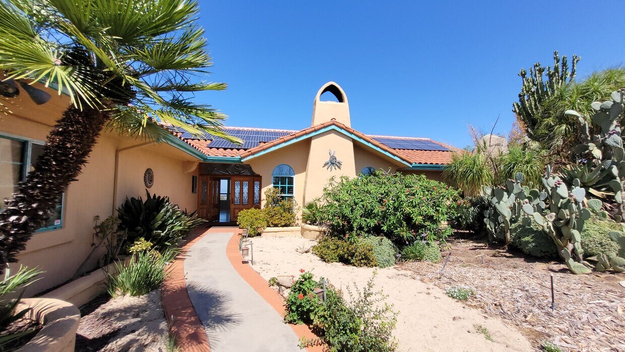 Primary Photo - Beautiful, secluded, and peaceful single f...
