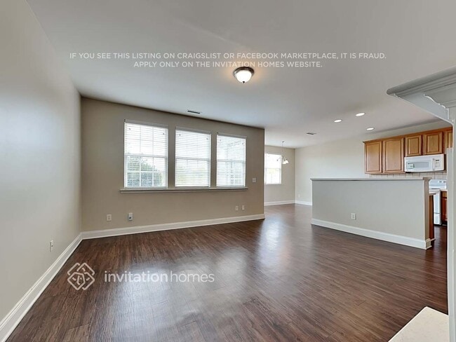 Building Photo - 208 Edgecroft Way