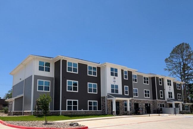 Building Photo - Amber Meadows