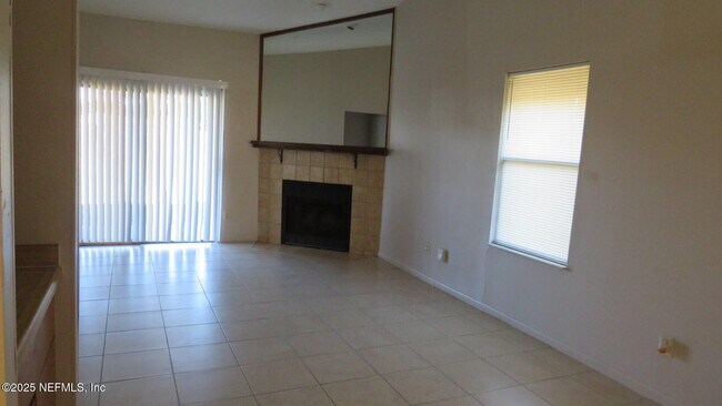 Foto del edificio - 1454 Gifford Ave