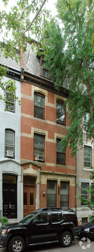 Primary Photo - 2310 Delancey St