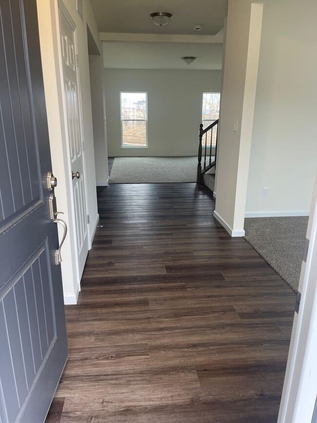 Building Photo - Spacious 4BR House in Wentzville