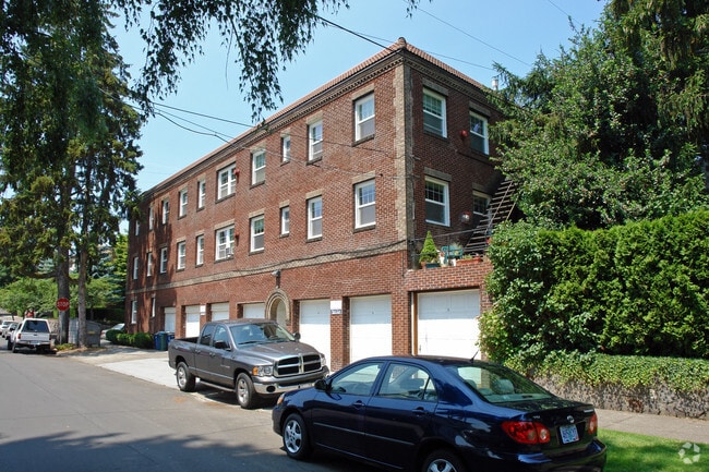 Building Photo - 236 SE 32nd Ave