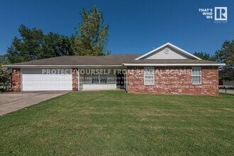 Building Photo - 1011 S Colonial Dr