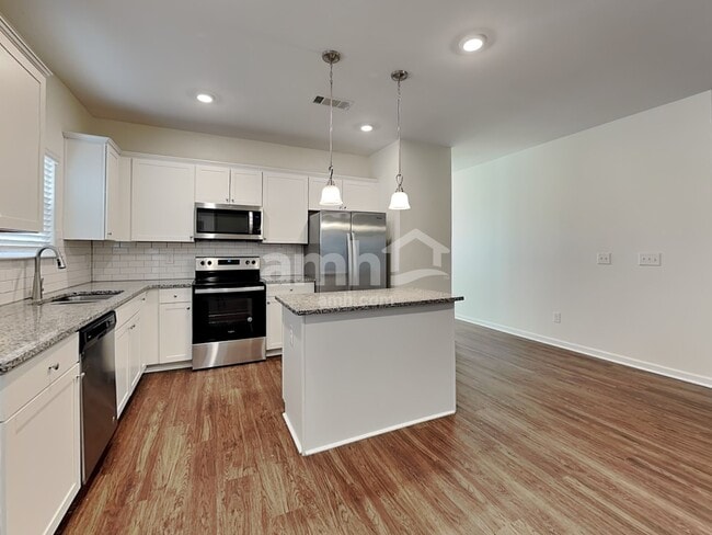 Building Photo - 307 Camp dr