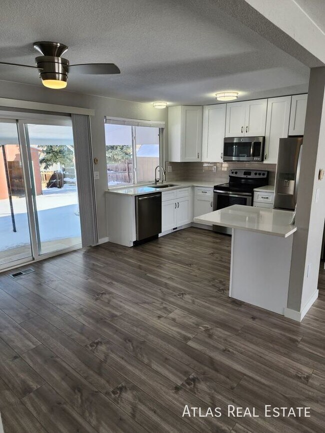 Foto del edificio - 16307 E Brunswick Pl