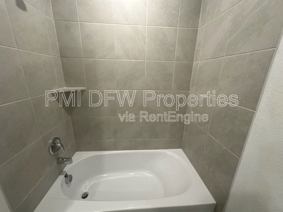 Foto del edificio - 1638 Woodbrook Dr