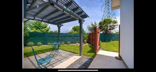 Building Photo - 209 Wainwright Ct