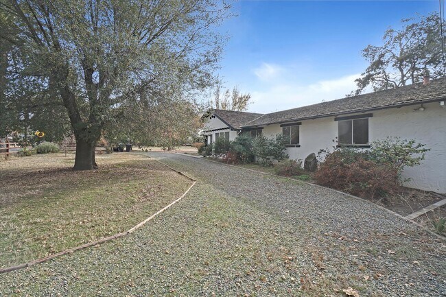 Building Photo - 6120 Palm Dr