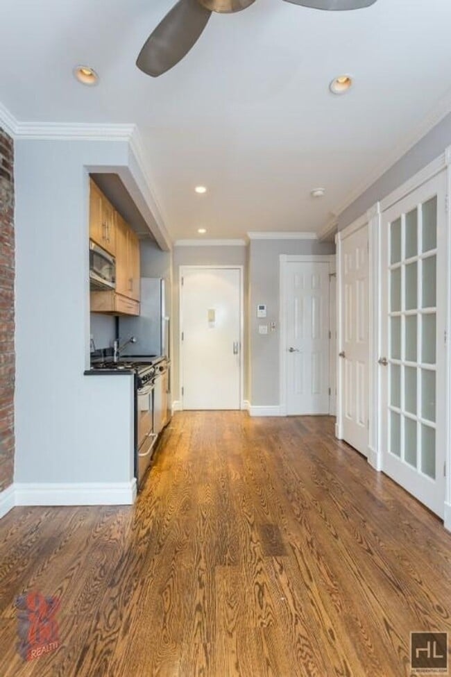 Building Photo - East 9th Street