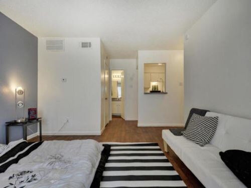Primary Photo - 2520 Elmont Dr