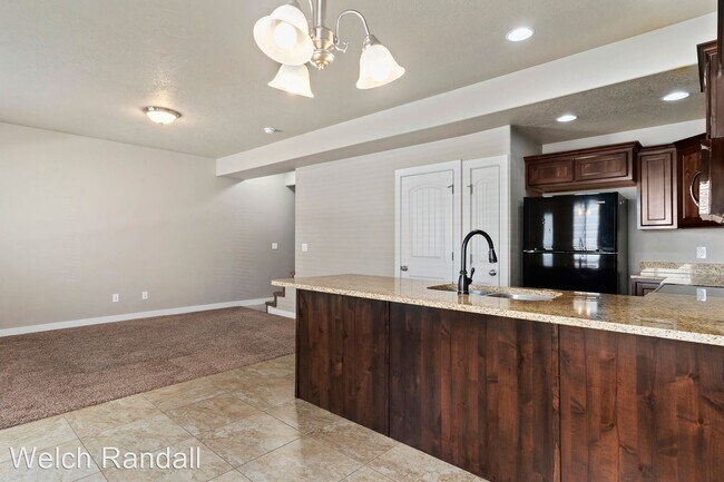 Building Photo - 3 br, 2.5 bath House - 1136 W 2875 N