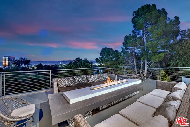 Building Photo - 3712 Broadlawn Dr