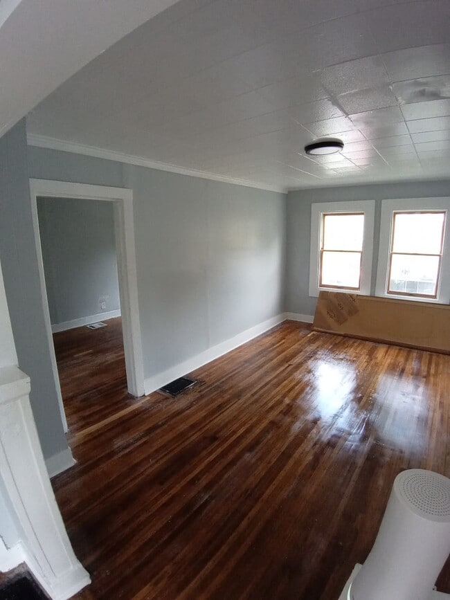 Building Photo - 65 Saratoga Ave