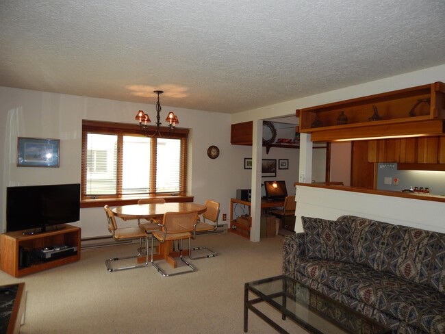 Building Photo - 4455 Berry Dr