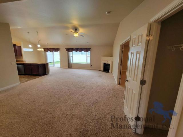 Foto del edificio - 3 bedroom in Billings MT 59105