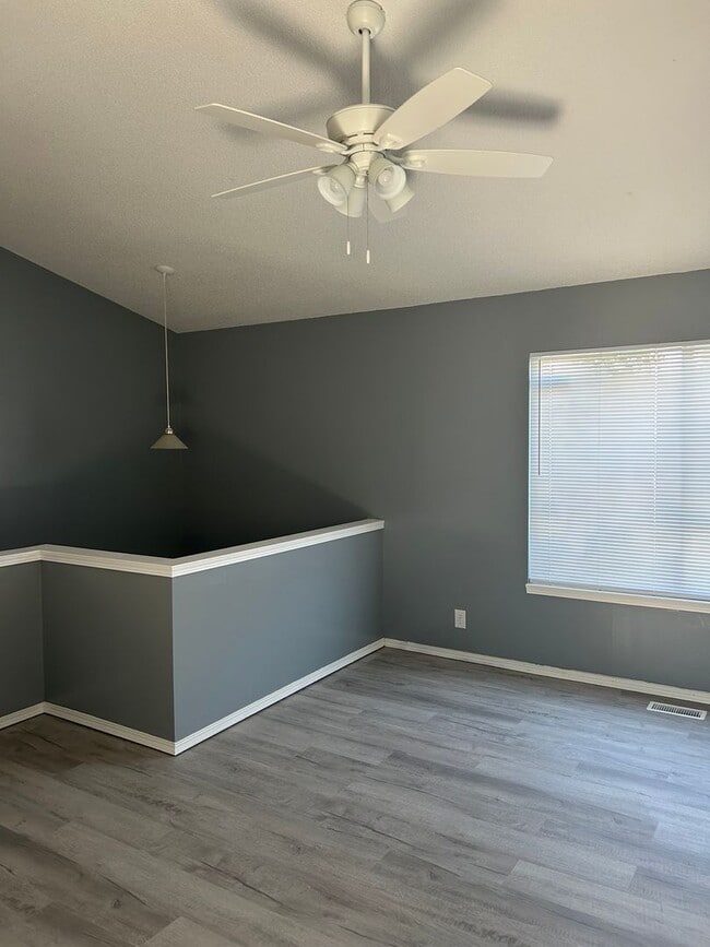 Building Photo - 819 S Todd Cir