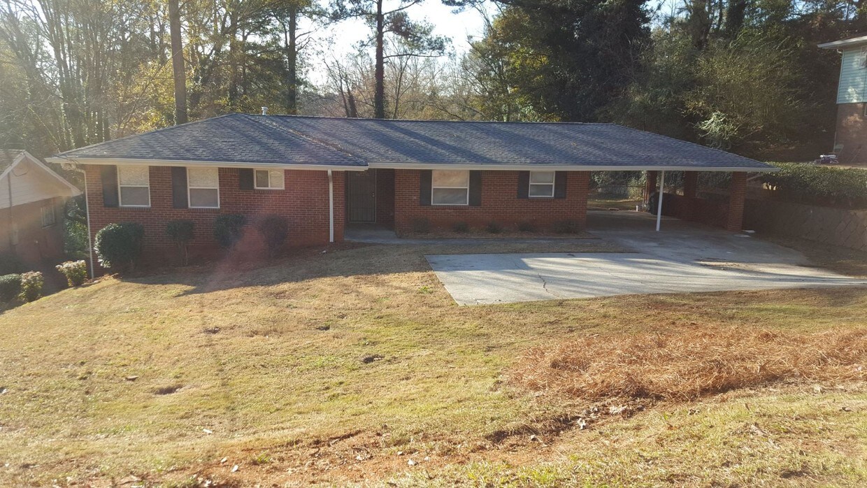 Primary Photo - 2945 Flat Shoals Rd
