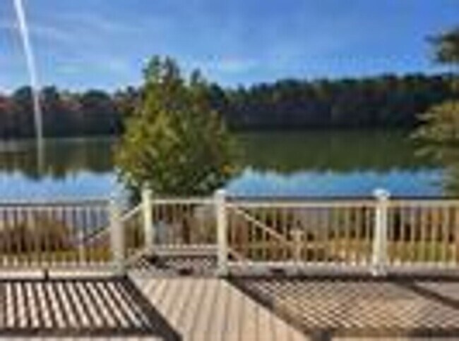 Foto del edificio - Crystal Lake South