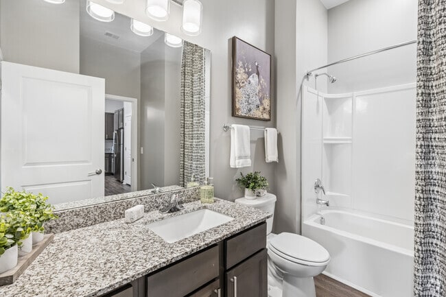 The Valor - 1BR, 1BA - 790SF - Bathroom - Citizen Apartments
