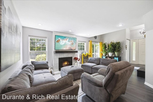Building Photo - 3 br, 2.5 bath House - 202 Bent Creek Court