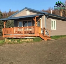 Building Photo - 690 El Rancho Dr