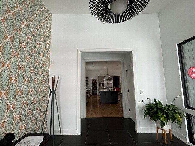 Foto del edificio - 732 Crescent Blvd