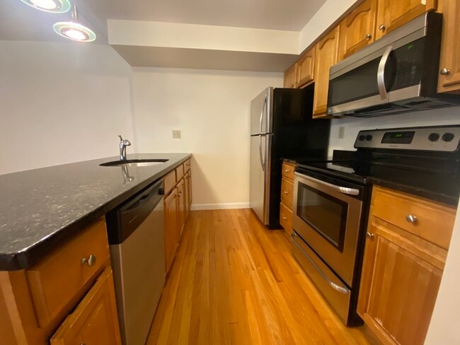 Building Photo - 5 Douglas Park