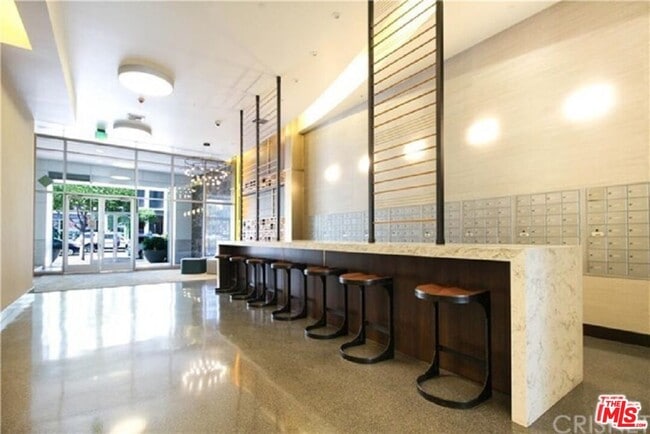 Building Photo - 3810 Wilshire Blvd