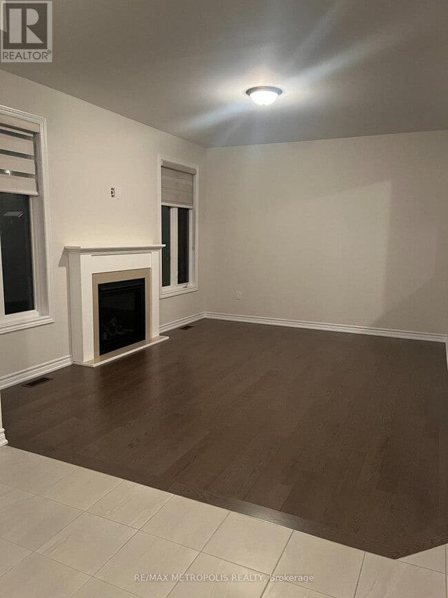 Building Photo - 3007 Sierra Dr