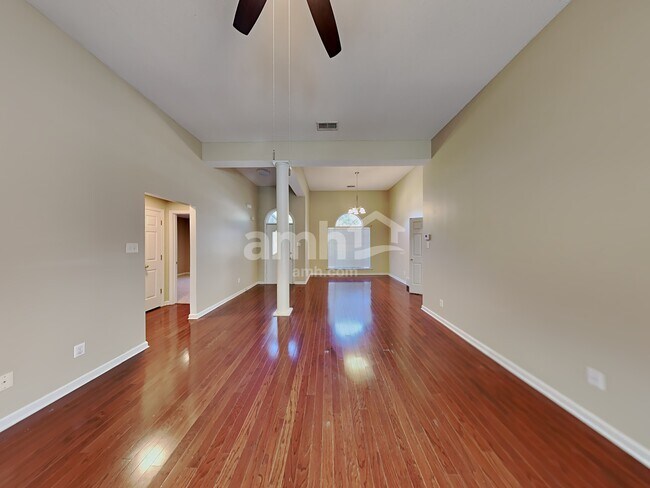 Foto del edificio - 5557 Mary Ln