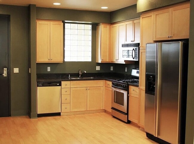 Building Photo - 350 E Mission St