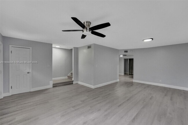 Foto del edificio - 5963 NW 25th Ct