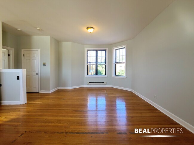 Foto del edificio - 723 W Barry Ave