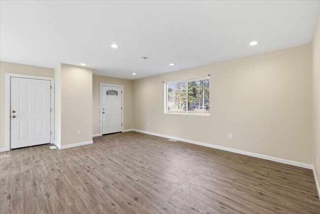 Foto del edificio - 6429 Timber Dr