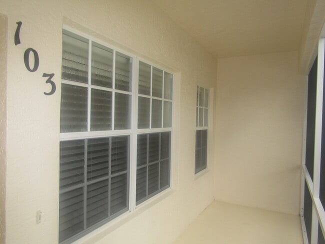 Building Photo - 500 Mirabella Cir