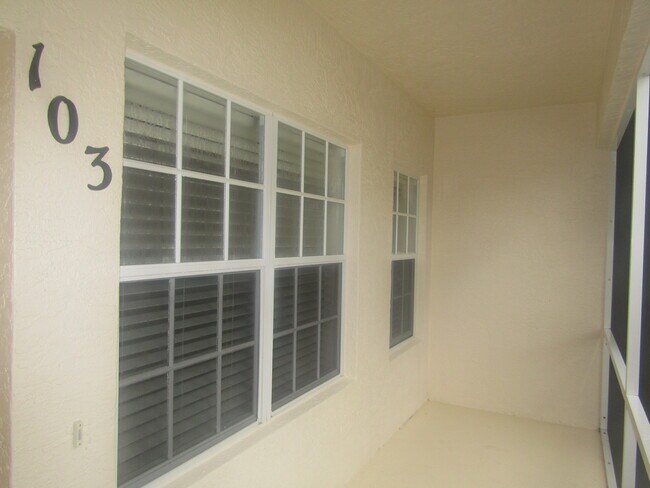 Foto del edificio - 500 Mirabella Cir