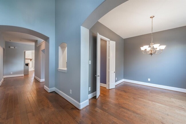 Building Photo - 29010 Pinnacle Ridge Dr